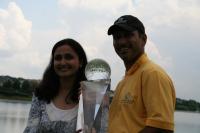 Klicken Sie hier, um das große Bild anzusehen: Jeev Milkha Sing mit seiner Frau Kudrat; Bildquelle: golf-treff.at