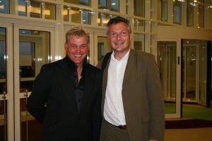 Klicken Sie hier, um das große Bild anzusehen: Darren Clarke mit Kurt Ackerl von golf-treff.at; Bildquelle: www.golf-treff.at