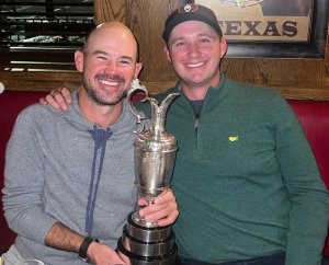 Klicken Sie hier, um das große Bild anzusehen: Sepp Straka mit Brian Harmann, The Open 2023, Royal Liverpool; Bildquelle: Instagram Sepp Straka