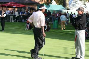 Klicken Sie hier, um das große Bild anzusehen: Darren Clarke und Vijay Sing bei der American Express Chamionship 2006; Bildquelle: golf-treff.at