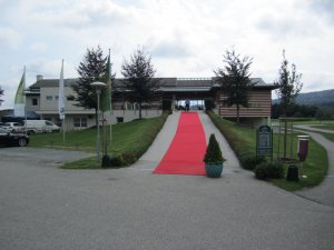 Klicken Sie hier, um das große Bild anzusehen: Golfclub Klagenfurt Seltenheim; Bildquelle: www.golf-treff.at