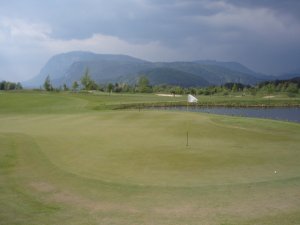 Klicken Sie hier, um das große Bild anzusehen: Golfclub Schloss Finkenstein; Bildquelle: www.golf-treff.at