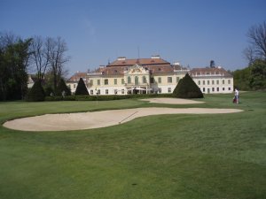 Klicken Sie hier, um das große Bild anzusehen: Golfclub Schloss Schönborn; Bildquelle: www.golf-treff.at