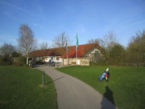 Klicken Sie hier, um das große Bild anzusehen: Golfanlage Harthausen; Bildquelle: www.golf-treff.at