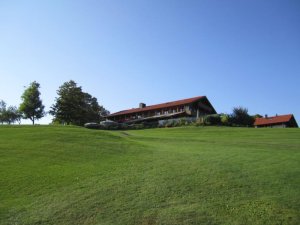 Klicken Sie hier, um das große Bild anzusehen: Golf Margarethenhof am Tegernsee; Bildquelle: www.golf-treff.at