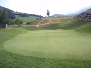 Klicken Sie hier, um das große Bild anzusehen: Golfclub Kastelruth Seiseralm; Bildquelle: www.golf-treff.at