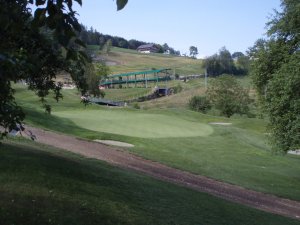 Klicken Sie hier, um das große Bild anzusehen: Golfclub Kastelruth Seiseralm; Bildquelle: www.golf-treff.at