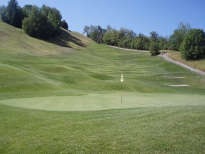 Klicken Sie hier, um das große Bild anzusehen: Golfclub Kastelruth Seiseralm; Bildquelle: www.golf-treff.at