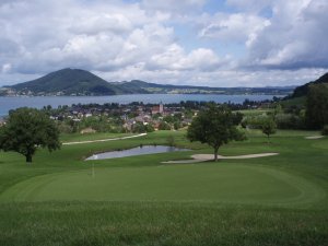 Klicken Sie hier, um das große Bild anzusehen: Attersee Golfclub Weyregg; Bildquelle: www.golf-treff.at