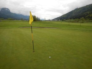 Klicken Sie hier, um das große Bild anzusehen: Nassfeld Golf; Bildquelle: www.golf-treff.at