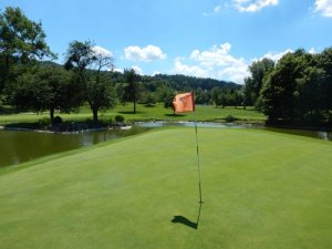 Klicken Sie hier, um das große Bild anzusehen: Golfclub Traunsee Kirchham; Bildquelle: www.golf-treff.at