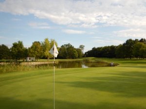 Klicken Sie hier, um das große Bild anzusehen: Golfclub Schloss Schönborn; Bildquelle: www.golf-treff.at