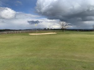 Klicken Sie hier, um das große Bild anzusehen: Golf Poysdorf; Bildquelle: www.golf-treff.at