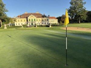Klicken Sie hier, um das große Bild anzusehen: Golfclub Schloss Schönborn; Bildquelle: www.golf-treff.at