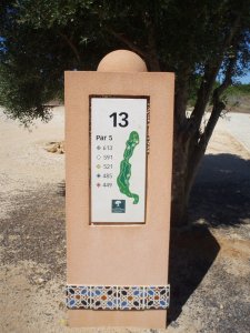 Klicken Sie hier, um das große Bild anzusehen: Amendoeira Golf Faldo Course; Bildquelle: www.golf-treff.at