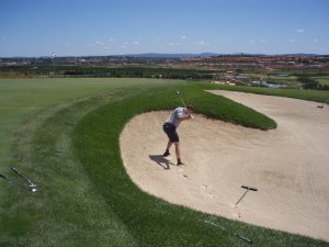 Klicken Sie hier, um das große Bild anzusehen: Amendoeira Golf Faldo Course; Bildquelle: www.golf-treff.at