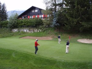 Klicken Sie hier, um das große Bild anzusehen: Golfclub Crans-sur-Sierre; Bildquelle: www.golf-treff.at