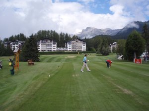 Klicken Sie hier, um das große Bild anzusehen: Golfclub Crans-sur-Sierre; Bildquelle: www.golf-treff.at