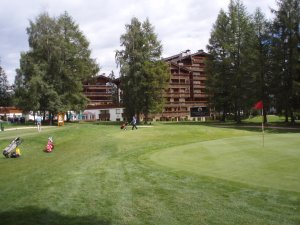 Klicken Sie hier, um das große Bild anzusehen: Golfclub Crans-sur-Sierre; Bildquelle: www.golf-treff.at